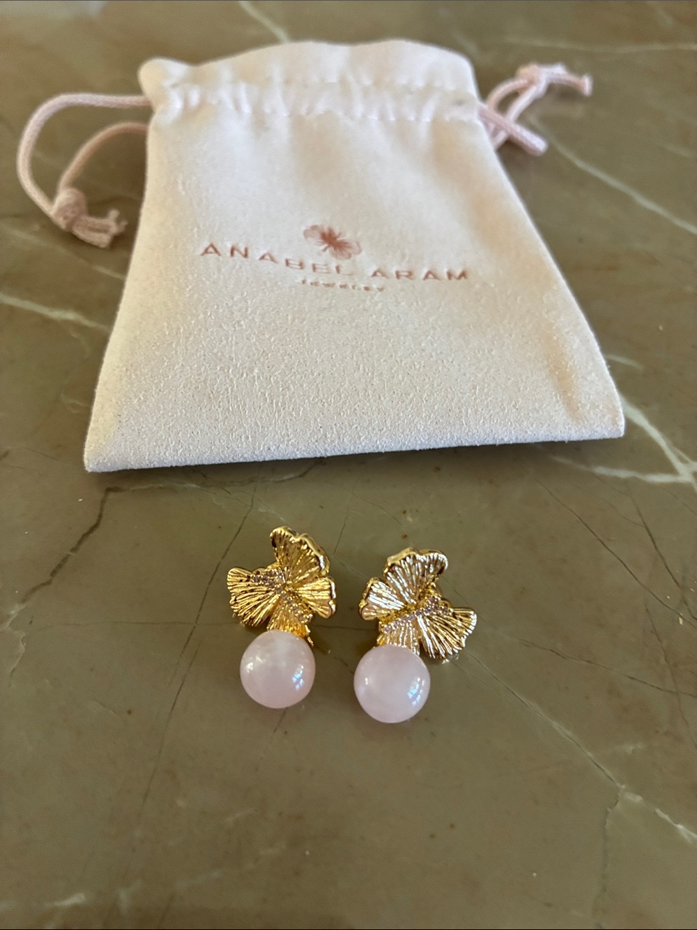 Anabel Aram butterfly rose quartz drop earrings. 18 karat gold plated. - Picture 2 of 6
